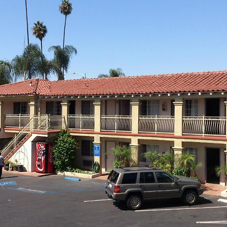 Santa Ana Travel Inn מראה חיצוני תמונה