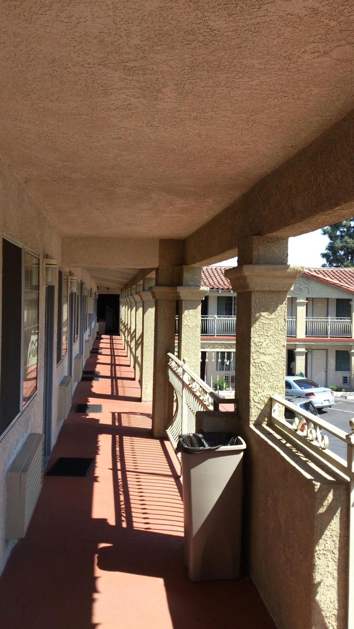 Santa Ana Travel Inn מראה חיצוני תמונה