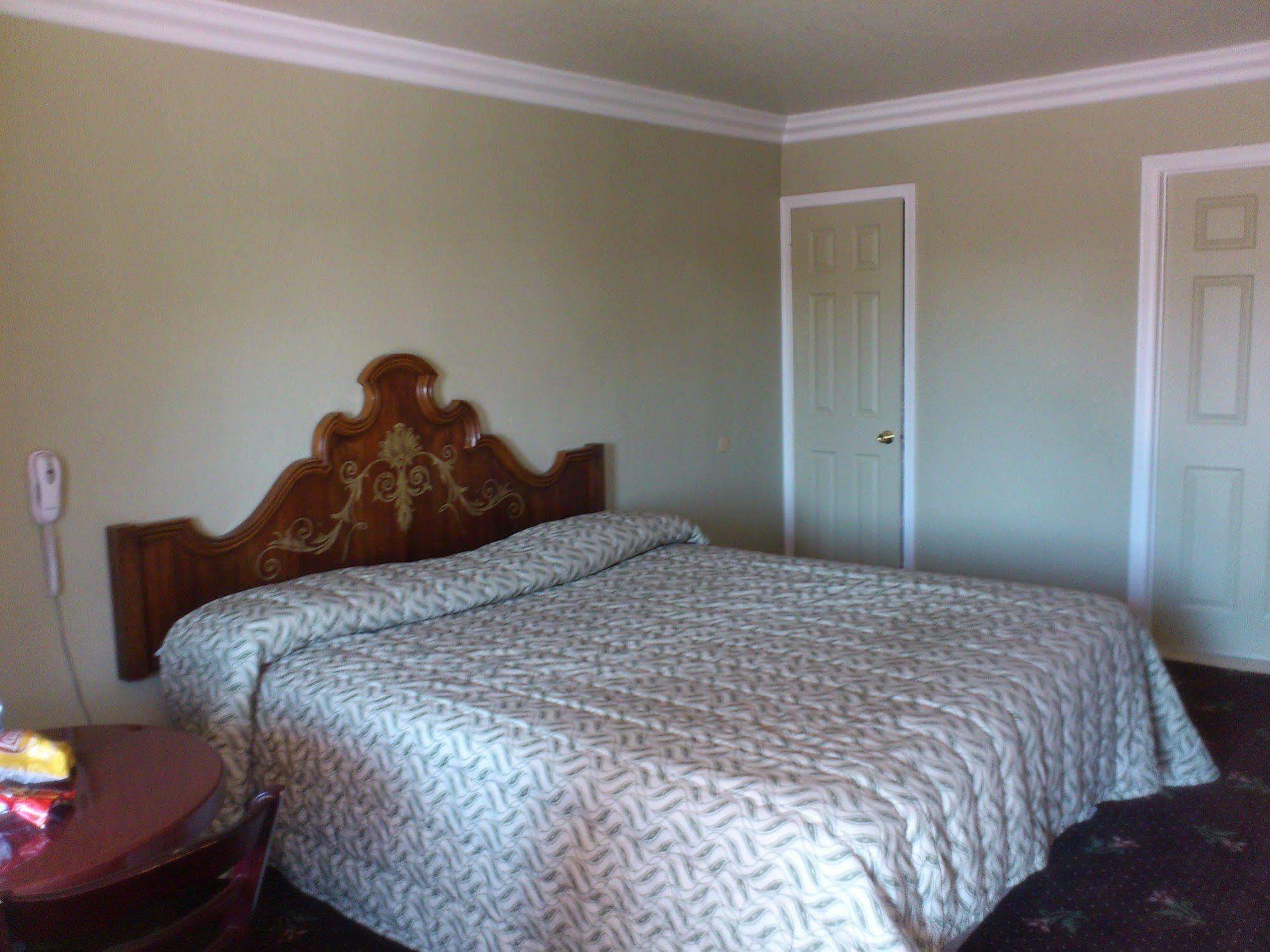 Santa Ana Travel Inn מראה חיצוני תמונה